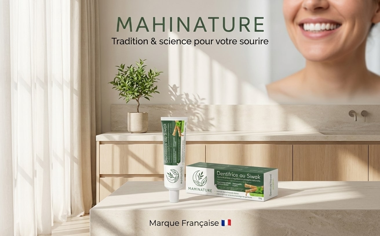 Dentifrice au siwak naturel Mahinature et son emballage dans une salle de bain lumineuse, marque française, hygiène bucco-dentaire traditionnelle et scientifique.